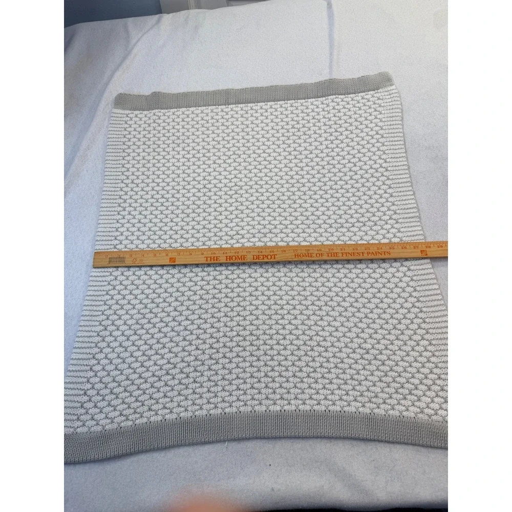 Pottery Barn Kids White Grey Honeycomb Popcorn Knit Baby Blanket 36x28 5071